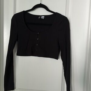 H&M Black Long Sleeve Buttoned Crop Blouse size medium new without tags